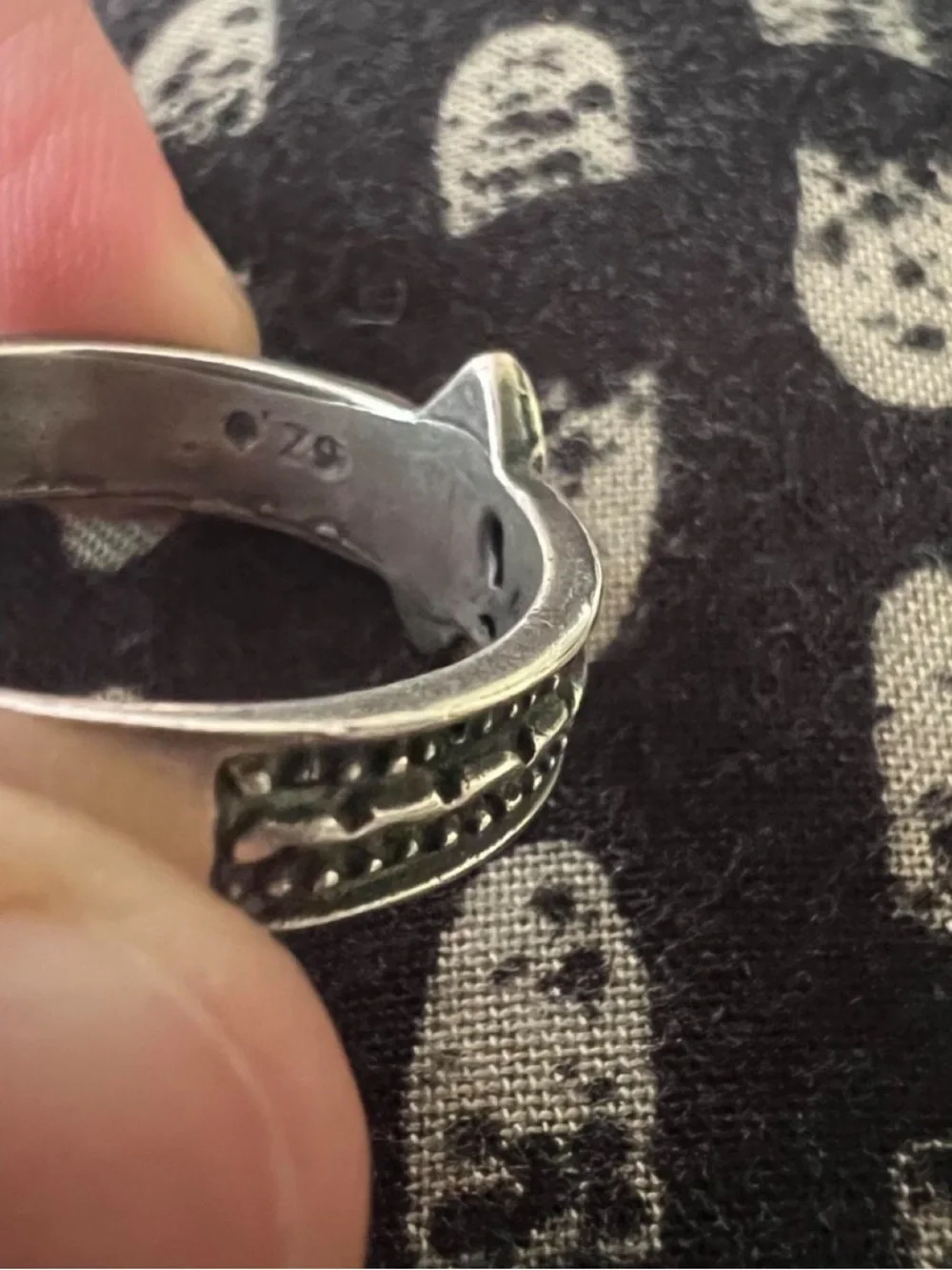 Vintage sterling silver and lapis band ring